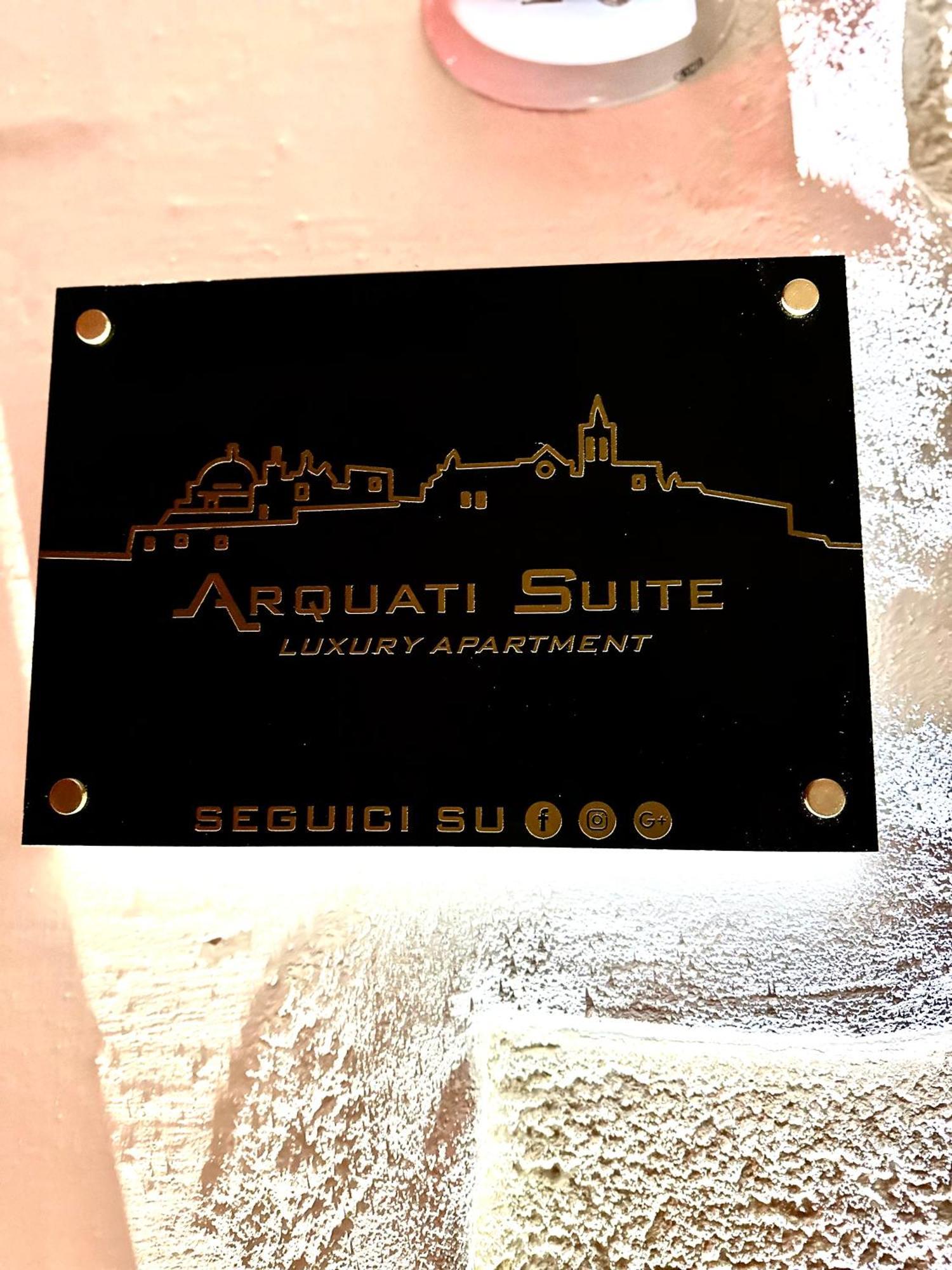 Arquati Suite Luxury Apartment Ostuni Esterno foto