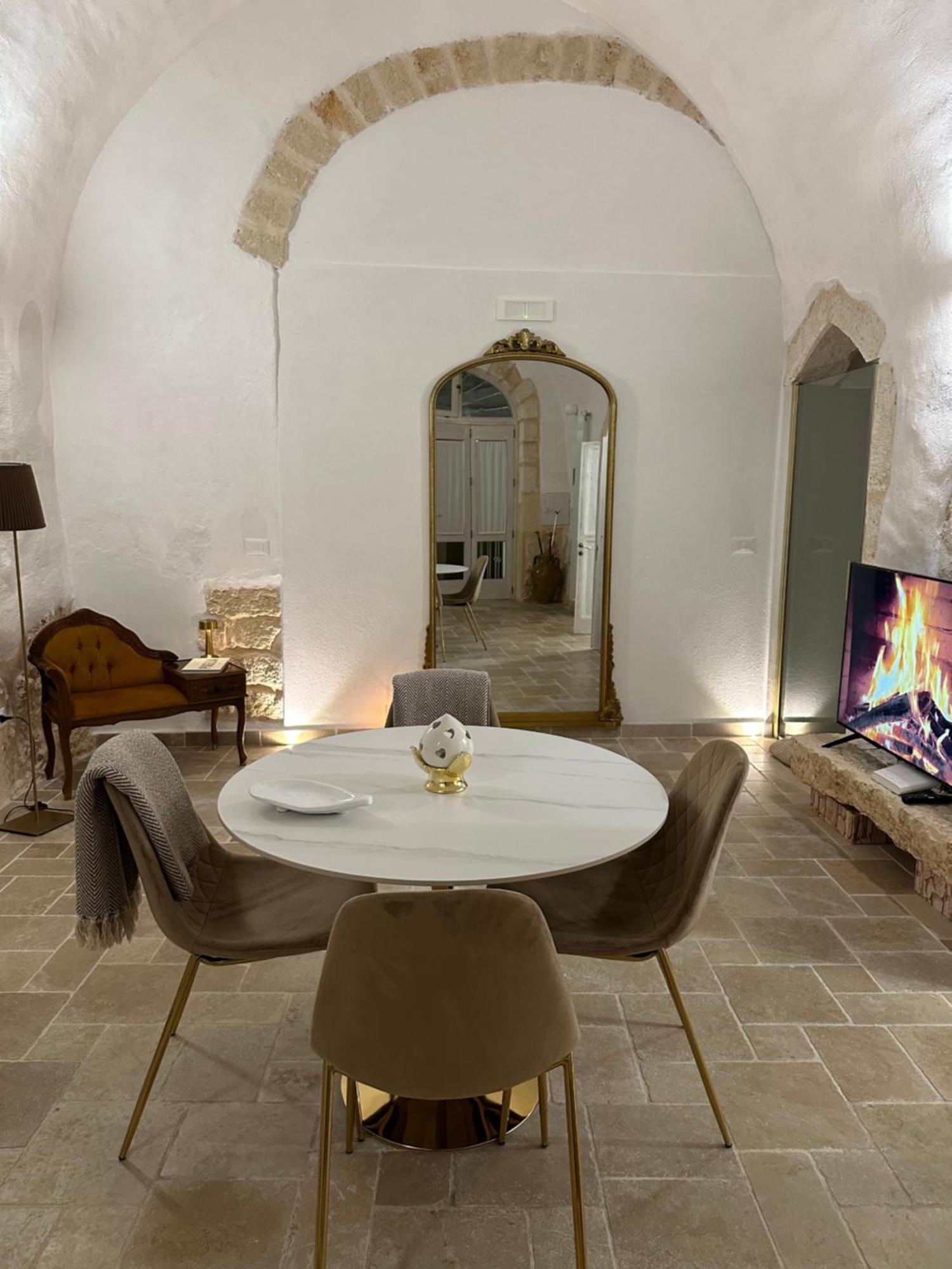 Arquati Suite Luxury Apartment Ostuni Esterno foto